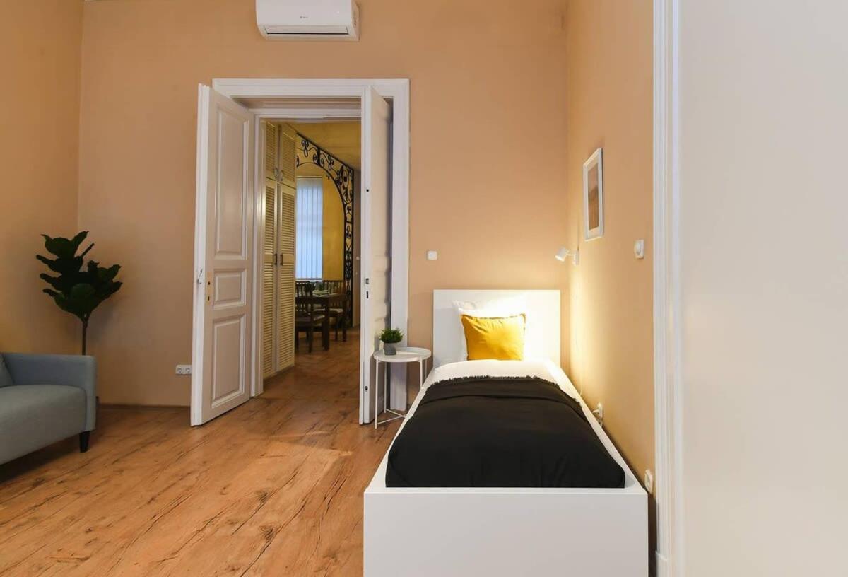Very Central Very Spacious New Home Budapeste Exterior foto